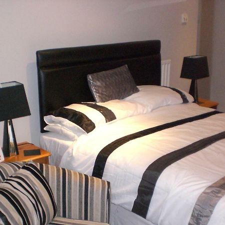 Cheapsleepz 49 Moscow Drive Otel Liverpool Dış mekan fotoğraf