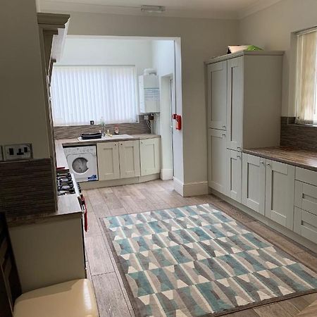 Cheapsleepz 49 Moscow Drive Otel Liverpool Dış mekan fotoğraf