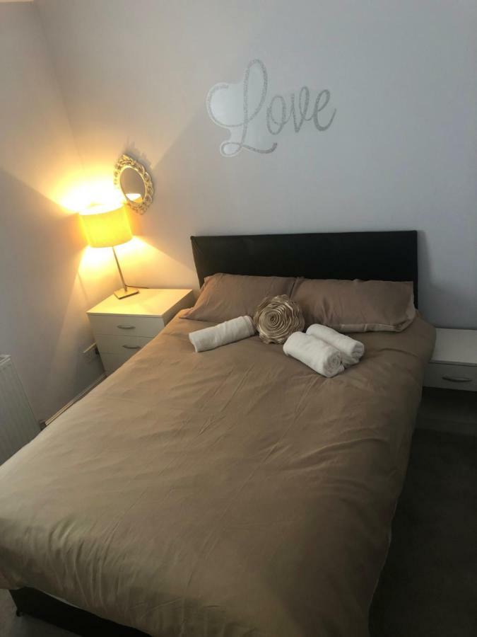 Cheapsleepz 49 Moscow Drive Otel Liverpool Dış mekan fotoğraf