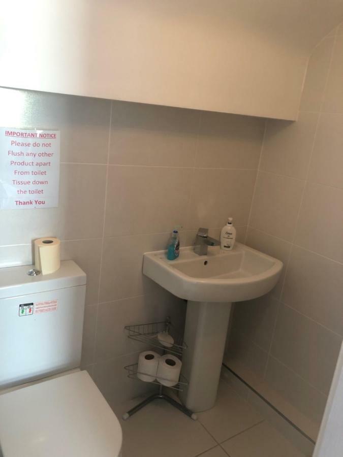 Cheapsleepz 49 Moscow Drive Otel Liverpool Dış mekan fotoğraf