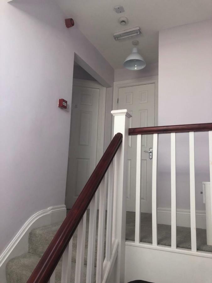 Cheapsleepz 49 Moscow Drive Otel Liverpool Dış mekan fotoğraf