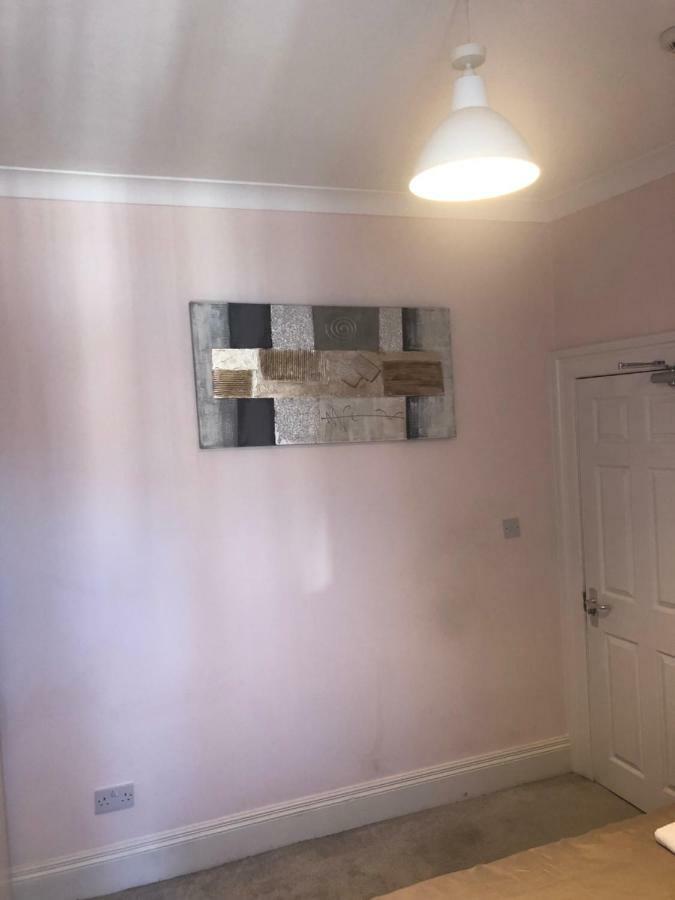 Cheapsleepz 49 Moscow Drive Otel Liverpool Dış mekan fotoğraf