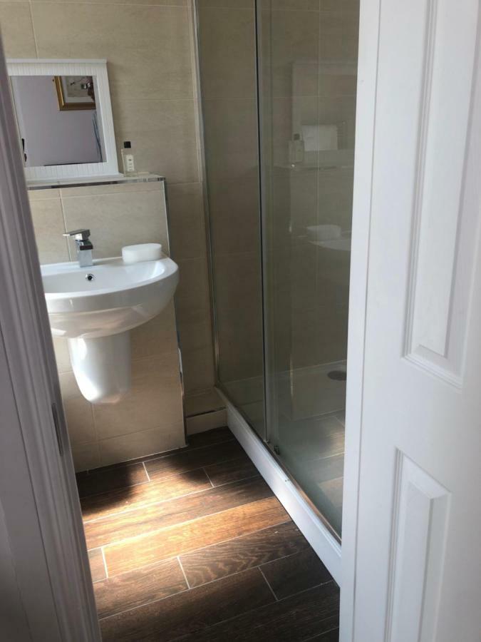 Cheapsleepz 49 Moscow Drive Otel Liverpool Dış mekan fotoğraf