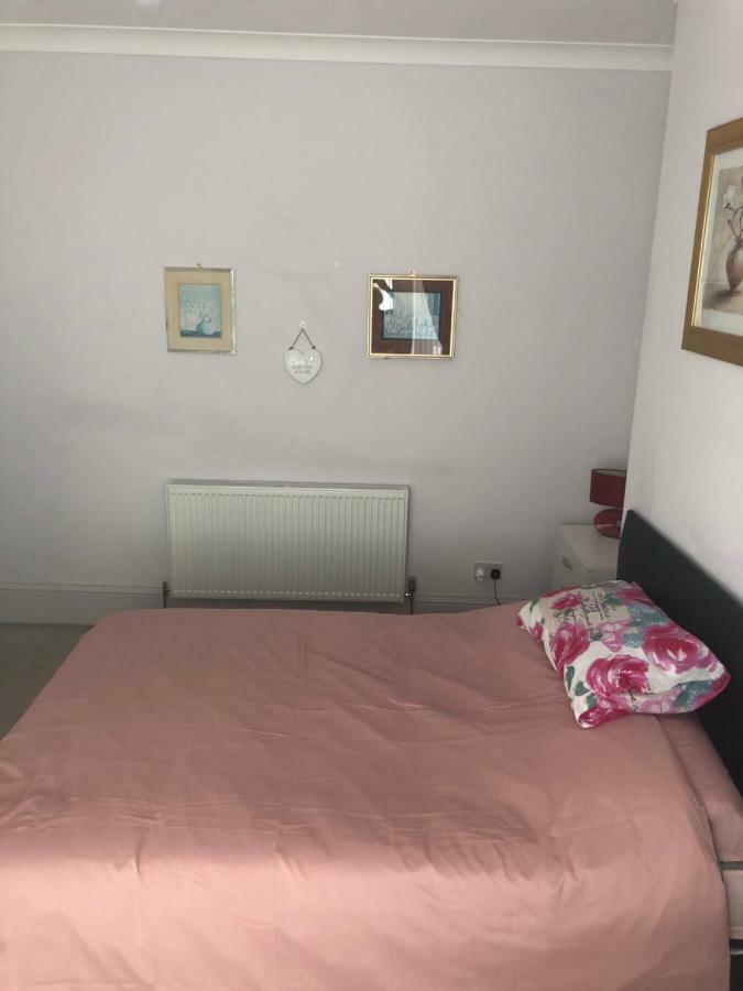 Cheapsleepz 49 Moscow Drive Otel Liverpool Dış mekan fotoğraf