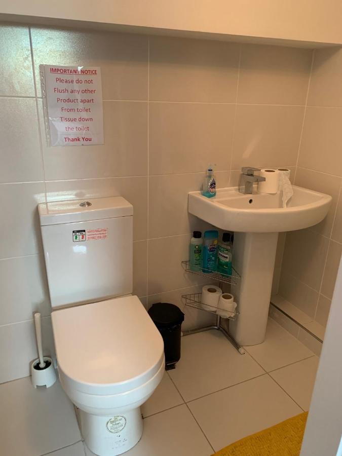 Cheapsleepz 49 Moscow Drive Otel Liverpool Dış mekan fotoğraf