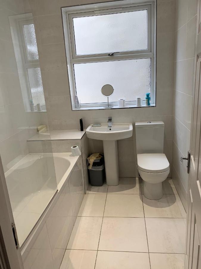 Cheapsleepz 49 Moscow Drive Otel Liverpool Dış mekan fotoğraf