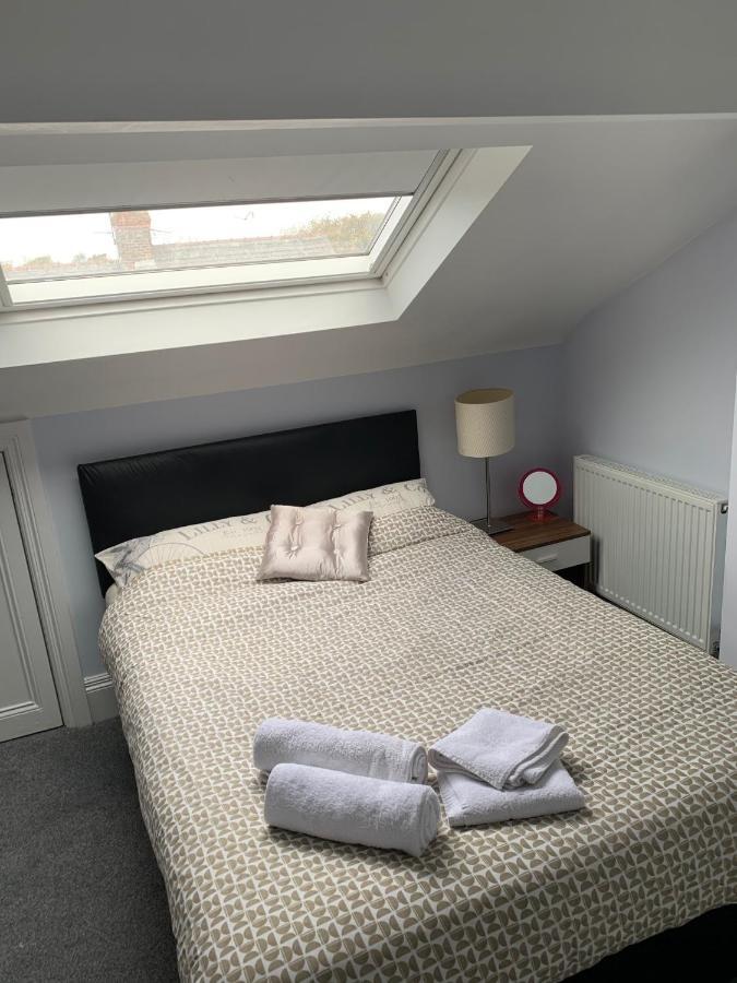 Cheapsleepz 49 Moscow Drive Otel Liverpool Dış mekan fotoğraf
