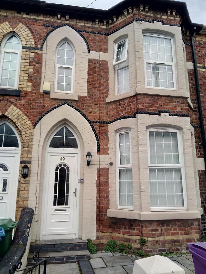 Cheapsleepz 49 Moscow Drive Otel Liverpool Dış mekan fotoğraf