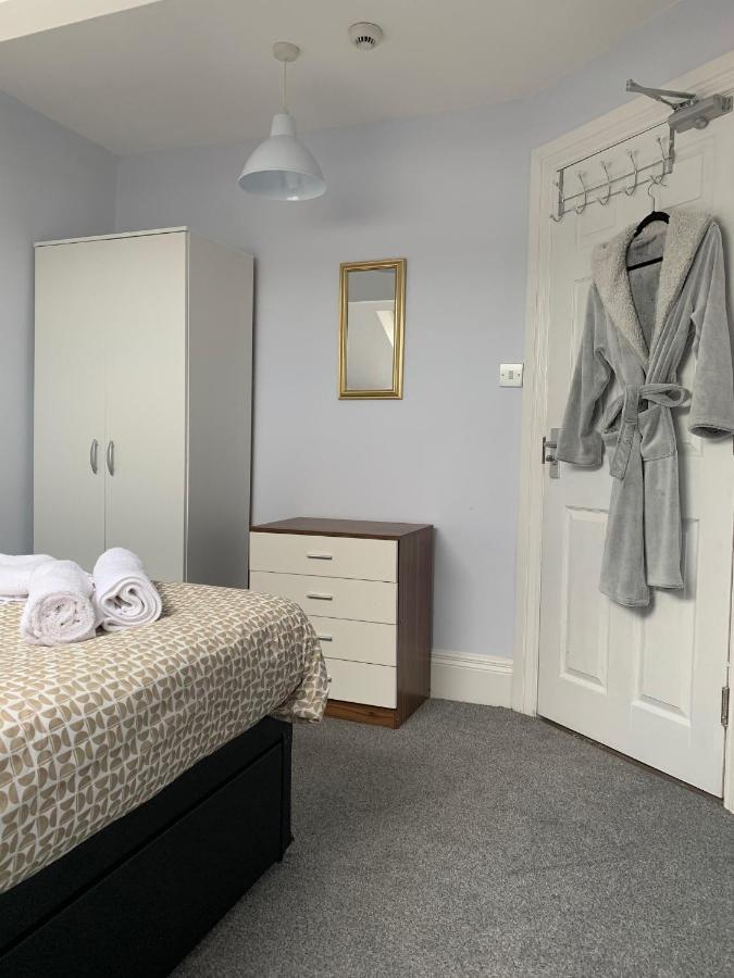 Cheapsleepz 49 Moscow Drive Otel Liverpool Dış mekan fotoğraf
