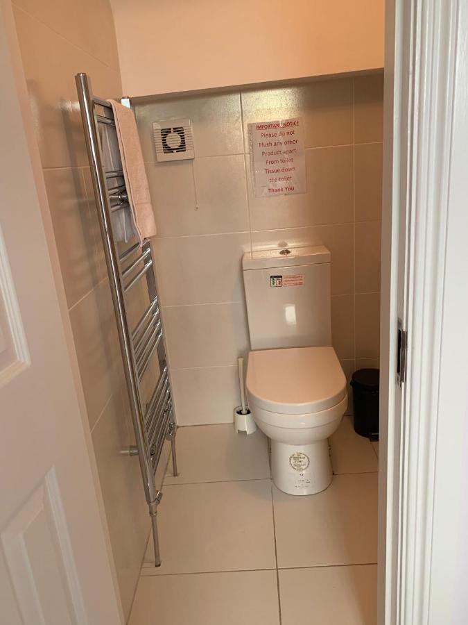 Cheapsleepz 49 Moscow Drive Otel Liverpool Dış mekan fotoğraf